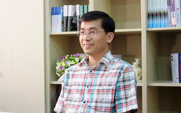A Vietnamese PhD at Queen’s University in Belfast Talks about Researching Scholarships