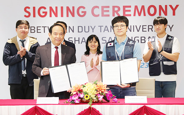 Lễ ký kết hợp tác giữa Đại học Duy Tân với Tổ chức Phi Chính phủ Cánh đồng Yêu thương - Share Sarangbat