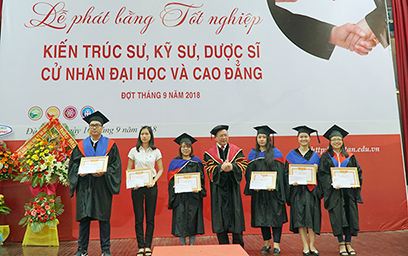 Đại học Duy Tân phát Bằng Tốt nghiệp đợt tháng 9/2018