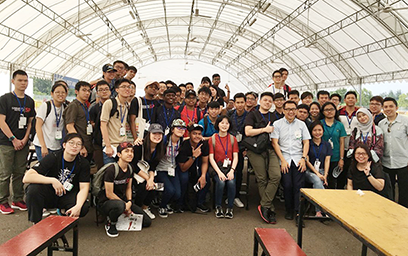 Sinh viên Duy Tân tham dự Diễn đàn Hàng không 2018 tại Singapore