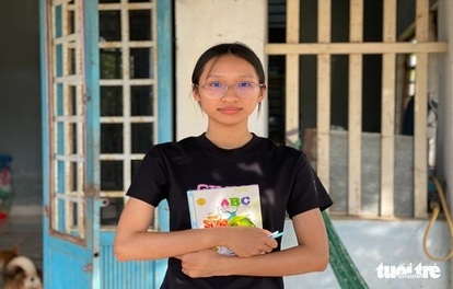 Đại học Duy Tân miễn phí 4 năm học, nhiều bạn đọc tiếp sức sinh viên Hà Bảo Châu mồ côi cha mẹ