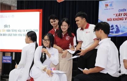 Hoạt động ngoại khóa thiết thực: Trường Ngôn ngữ & XHNV (DTU) đồng hành xây dựng trường học an toàn và hạnh phúc