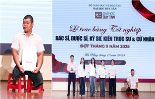 Hồ Dân Chính - Sinh viên ĐH Duy Tân với hành trình đầy nghị lực trên giảng đường