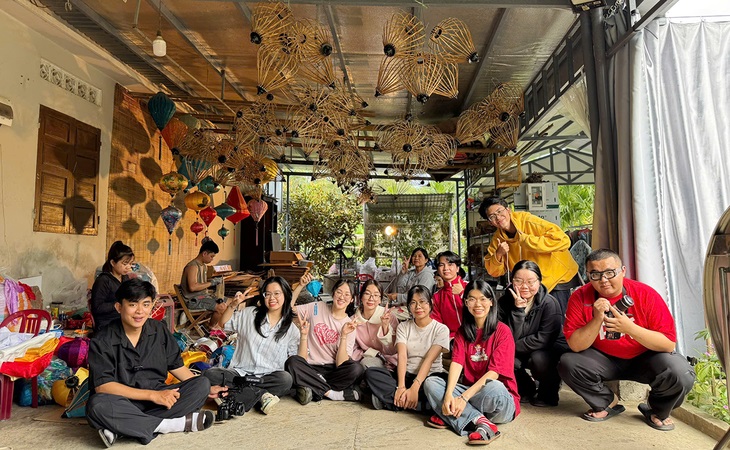 Nhóm Sunshine với hành trình đầy cảm xúc khi quay phim ngắn về nghề làm đèn lồng Hội An