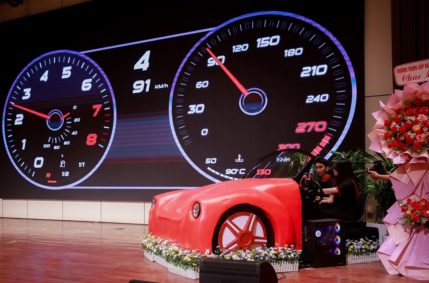 Sản phẩm “Mô phỏng và Tương tác Toàn diện trong đào tạo Kỹ thuật Ôtô Thông minh” của Trung tâm CVS, ĐH Duy Tân