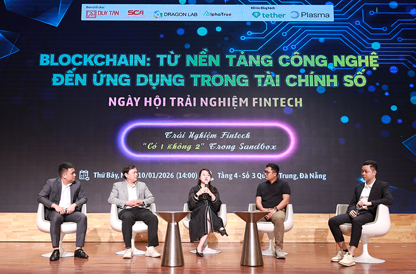 Sinh viên Đại học Duy Tân trải nghiệm các ứng dụng tài chính số hợp pháp