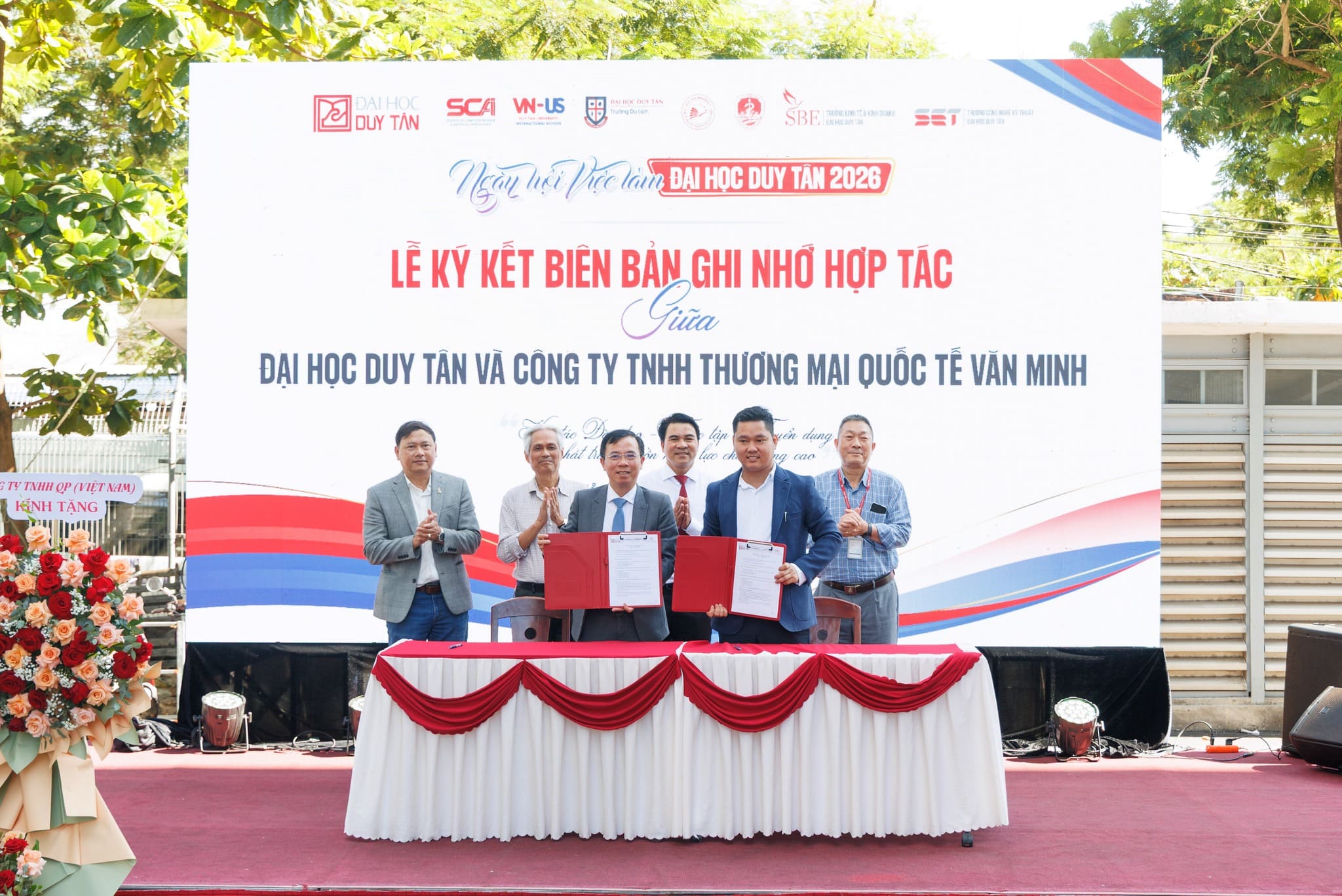 hợp tác giữa nhà trường và doanh nghiệp trong công tác đào tạo, tuyển dụng