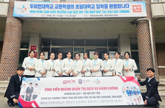 13 sinh viên Quản trị Dịch vụ Hàng không của ĐH Duy Tân tại ĐH Chodang, Hàn Quốc
