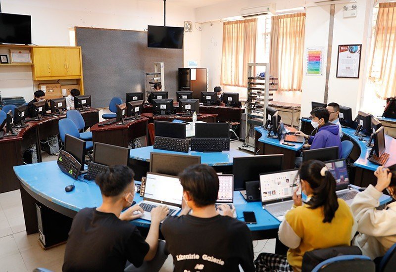 Trường Khoa học máy tính thuộc ĐH Duy Tân là ngôi trường có khối Ngành Công nghệ thông tin đạt kiểm định ABET Mỹ