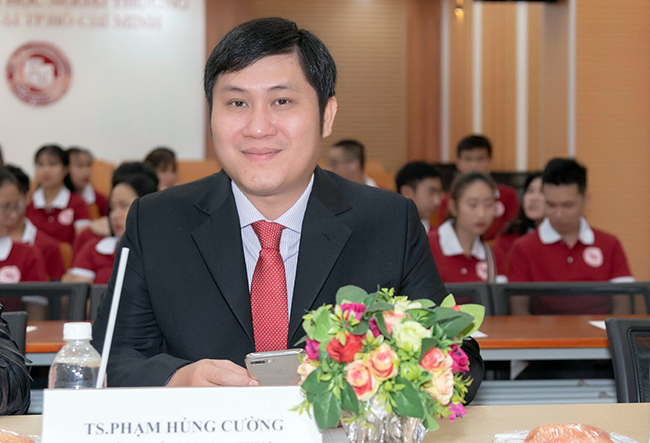 TS. Phạm Hùng Cường - Trưởng ban Quản lý Khoa học & Hợp tác Quốc tế nhận bằng Tiến sĩ tại Đại học Duy Tân