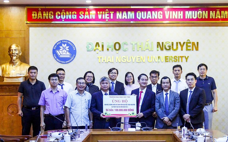 ĐH Duy Tân trao 100 triệu đồng hỗ trợ thầy và trò ĐH Thái Nguyên bị ảnh hưởng bởi thiên tai