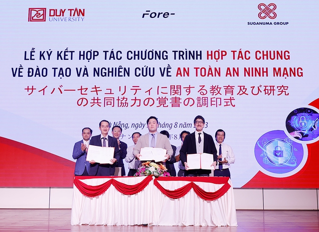 ĐH Duy Tân, Công ty CP Suganuma và Công ty CP Fore tại lễ ký kết hợp tác