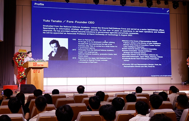 Ông Tanaka Yuto - Tổng giám đốc Công ty CP Fore phát biểu và giới thiệu Dự án "Blue Rock"
