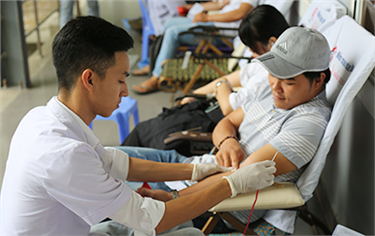 DTU Students participate in Blood Donation Day