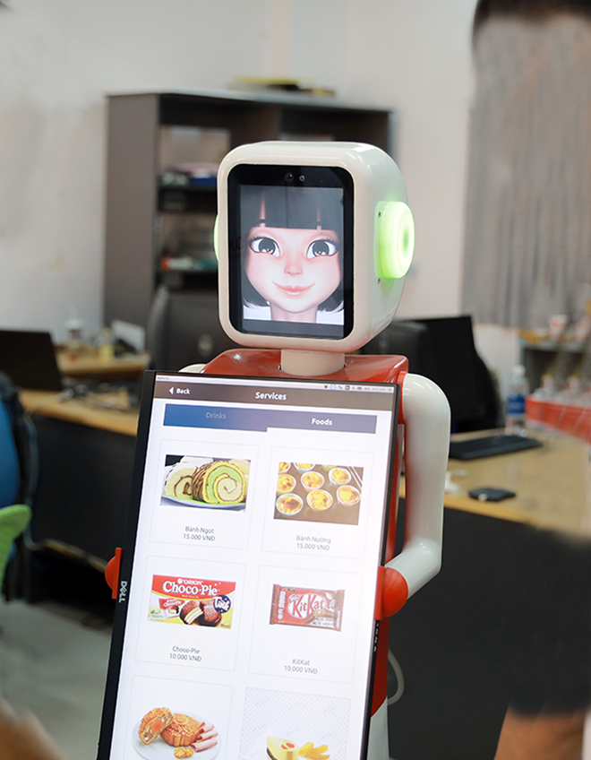 Nhóm Nghiên cứu AI của ĐH Duy Tân chế tạo Robot phục vụ