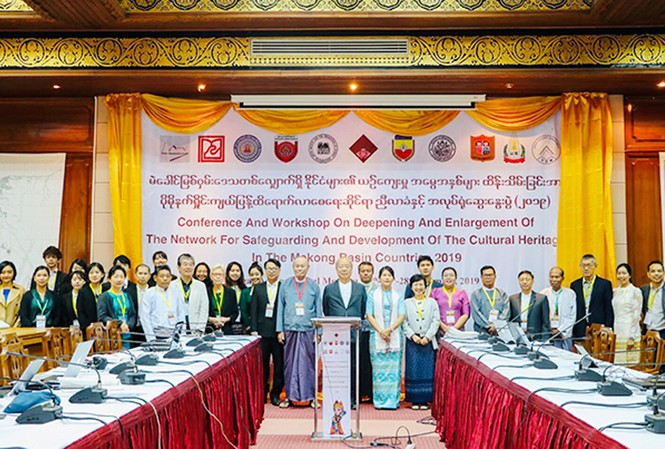 Giảng viên Duy Tân báo cáo tại Hội thảo