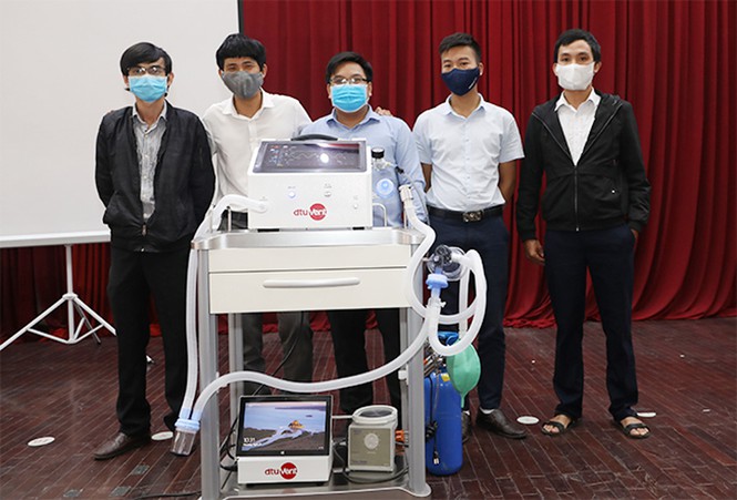Máy thở “2 trong 1” dtu-VENT Ver2.0