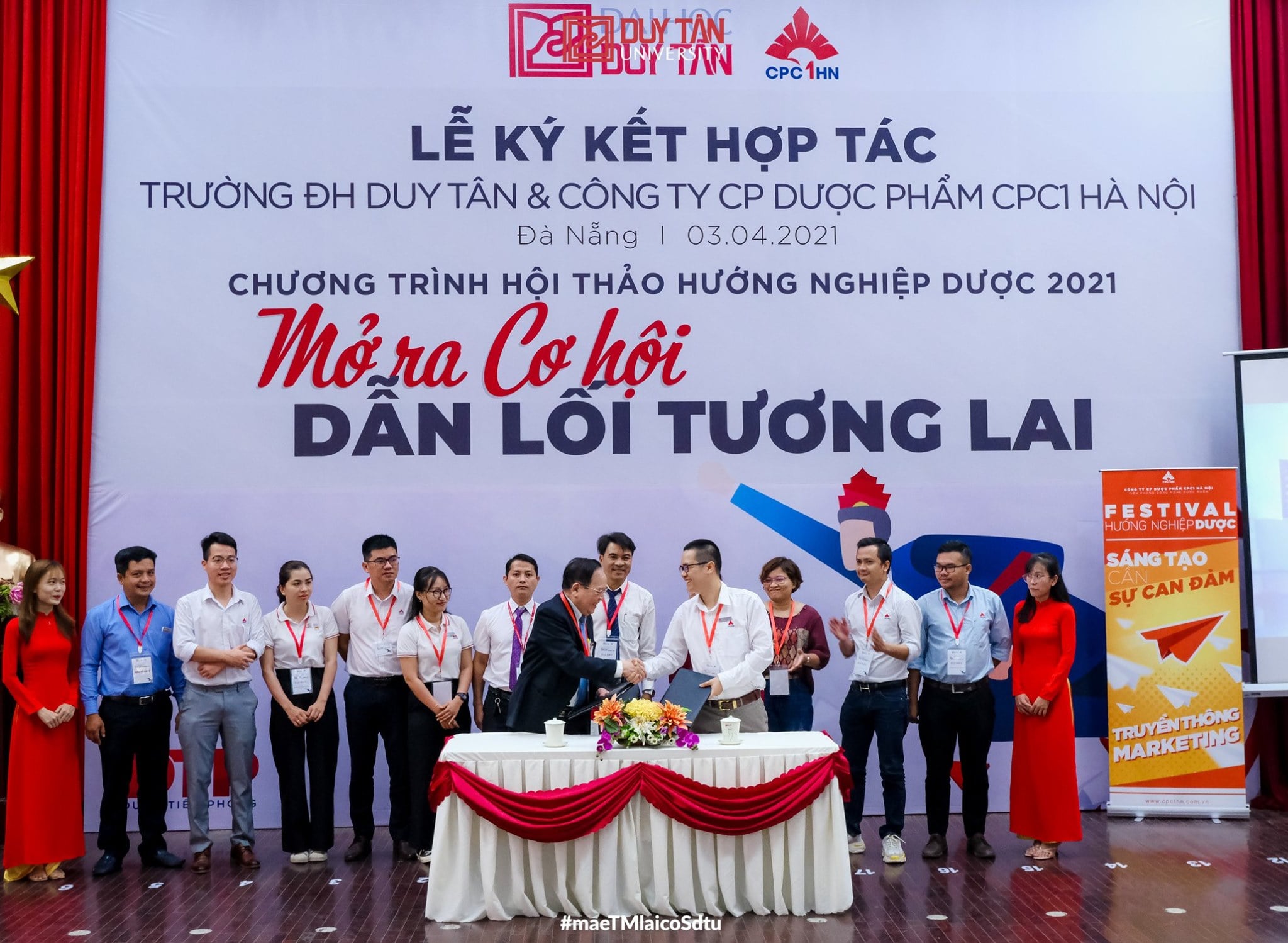 Lễ ký kết hợp tác và Hội thảo hướng nghiệp